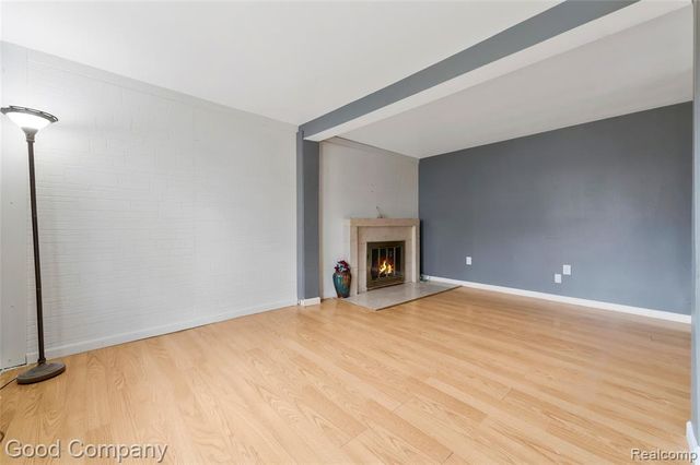 21560 Collingham Avenue, Farmington, MI 48336