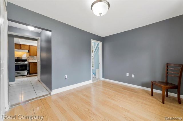 21560 Collingham Avenue, Farmington, MI 48336