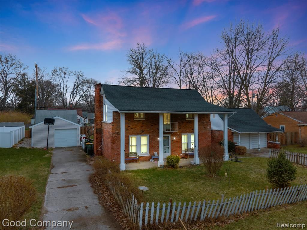 21560 Collingham Avenue, Farmington, MI 48336