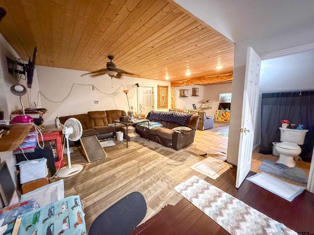 127 SE CR 4298, Scroggins, TX 75480