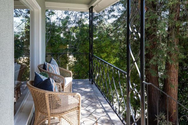 3076 Oak Knoll Drive, Redwood City, CA 94062
