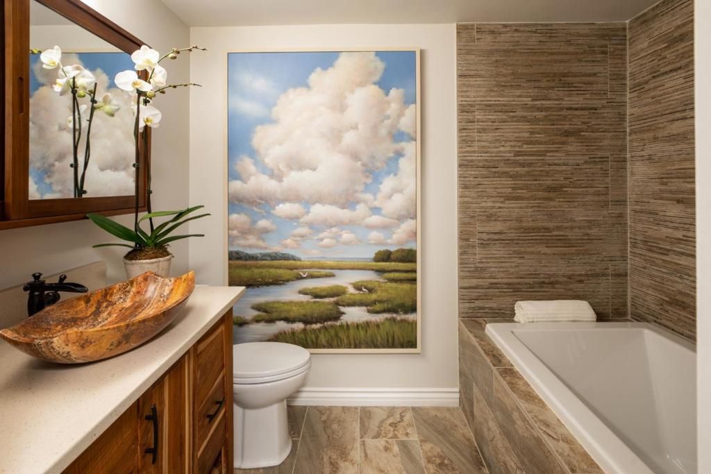 Image 14 of property listing at 3076 Oak Knoll Drive, Redwood City, CA 94062