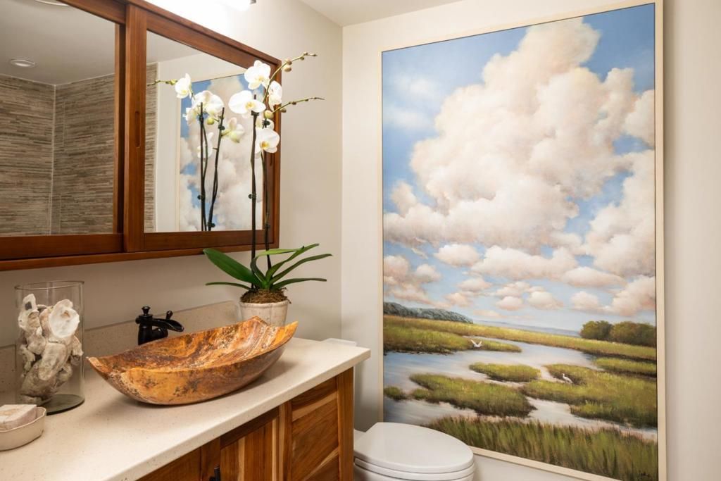 Image 15 of property listing at 3076 Oak Knoll Drive, Redwood City, CA 94062