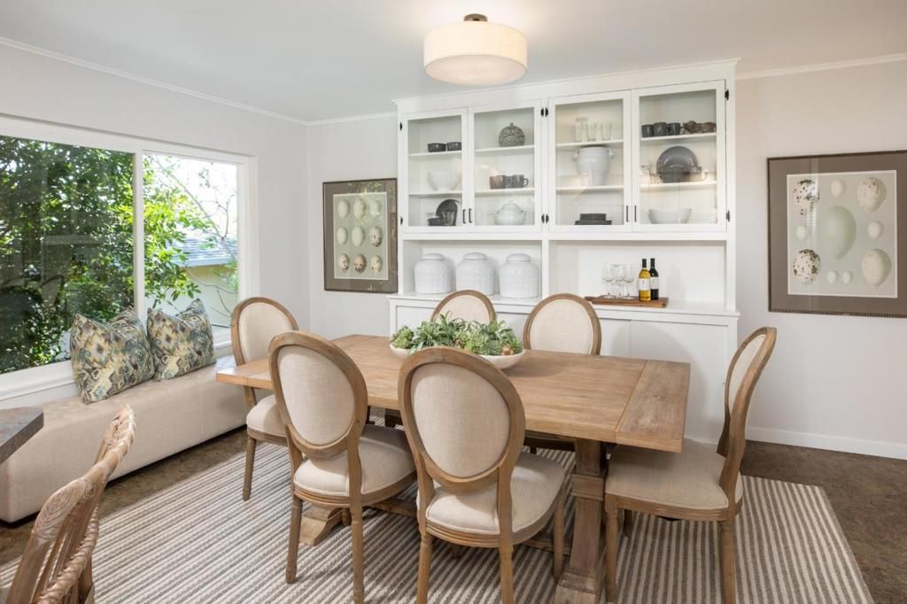 Image 7 of property listing at 3076 Oak Knoll Drive, Redwood City, CA 94062