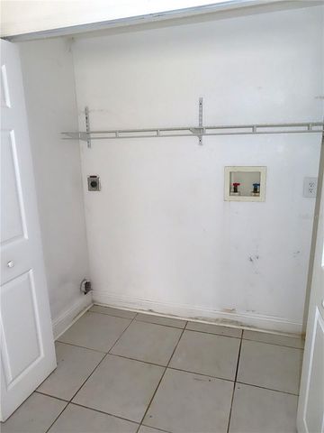 3908 BEECHWOOD BOULEVARD, Tampa, FL 33619