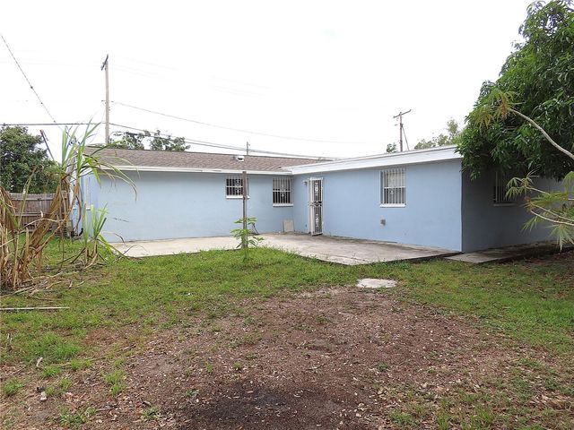 3908 BEECHWOOD BOULEVARD, Tampa, FL 33619