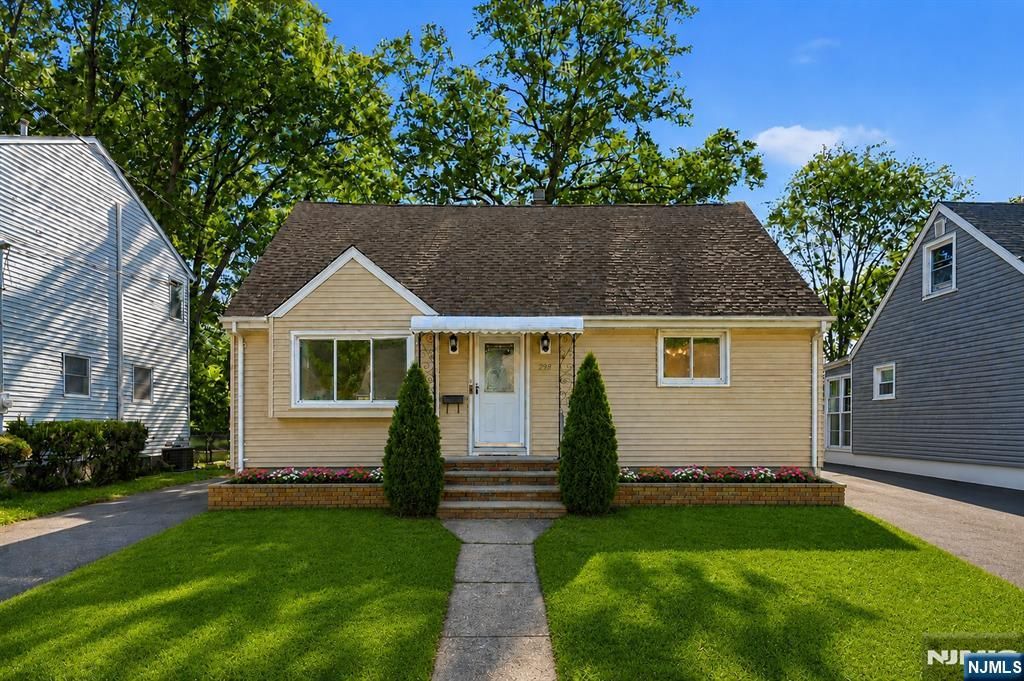 298 Fairway Avenue, Belleville, NJ 07109