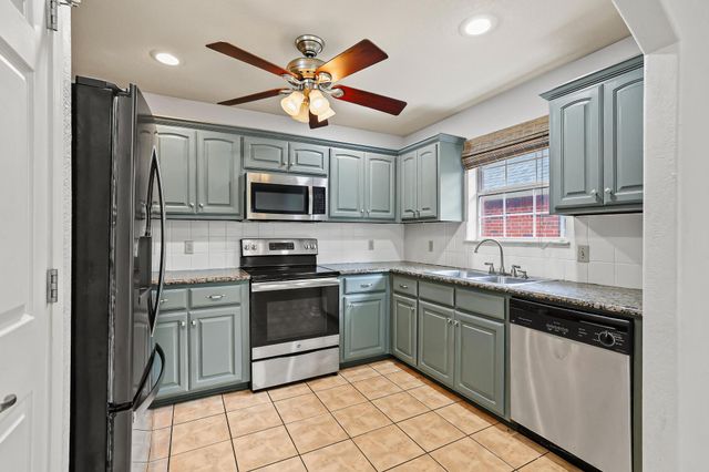702 Madison Place, Sherman, TX 75092