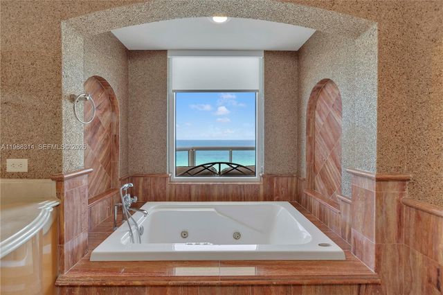 17875 Collins Ave 1201, Sunny Isles Beach, FL 33160