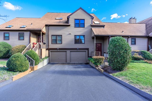 84 Stillmeadow Circle 84, Monroe, CT 06468