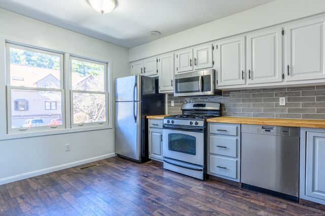 84 Stillmeadow Circle 84, Monroe, CT 06468