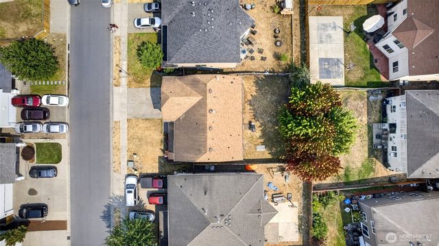 17823 Silver Creek Avenue E, Puyallup, WA 98375
