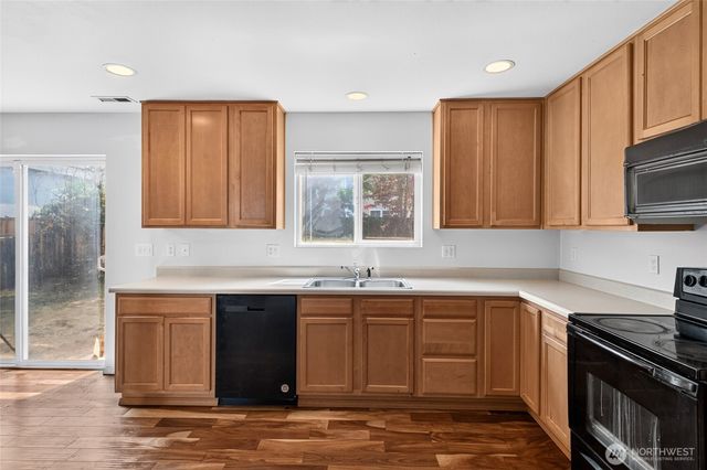 17823 Silver Creek Avenue E, Puyallup, WA 98375