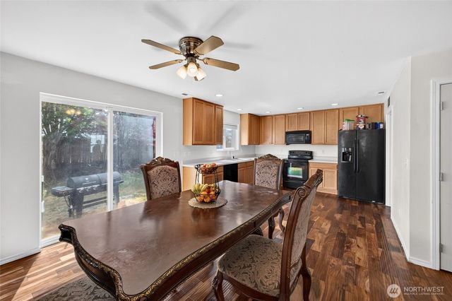 17823 Silver Creek Avenue E, Puyallup, WA 98375