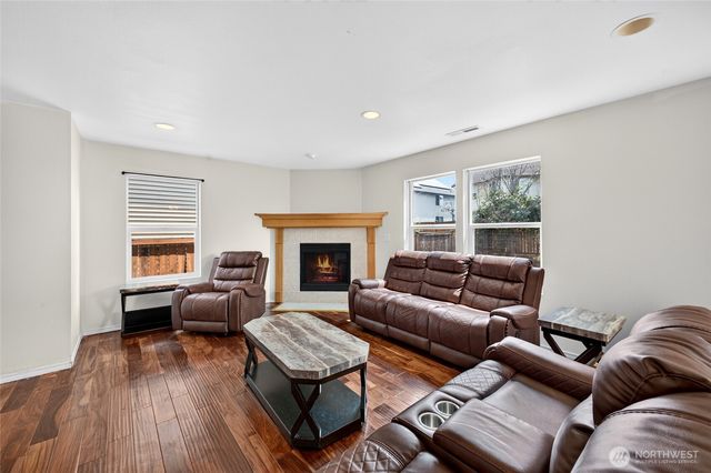 17823 Silver Creek Avenue E, Puyallup, WA 98375