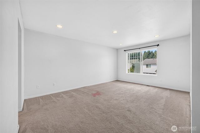 17823 Silver Creek Avenue E, Puyallup, WA 98375