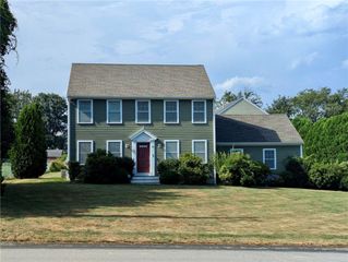 18 Vanderbilt Lane, Portsmouth, RI 02871