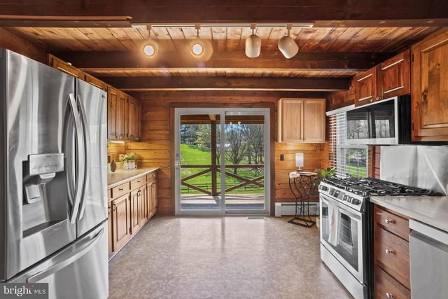 1570 WOODBERRY RD, York, PA 17408