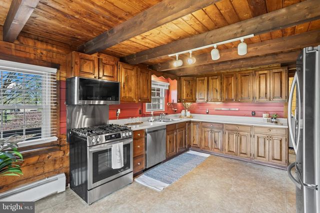 1570 WOODBERRY RD, York, PA 17408