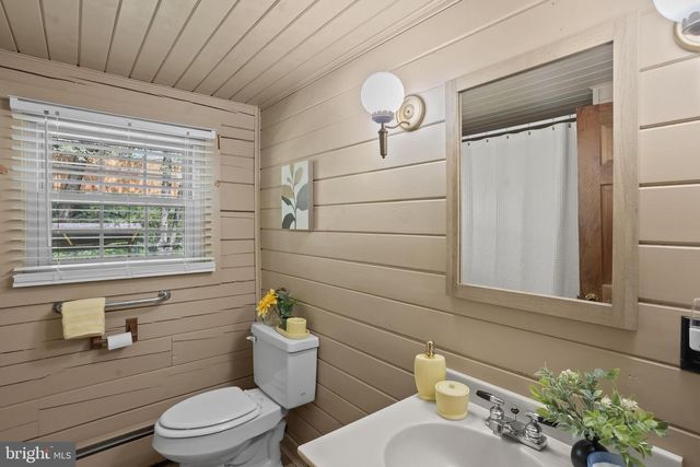 1570 WOODBERRY RD, York, PA 17408