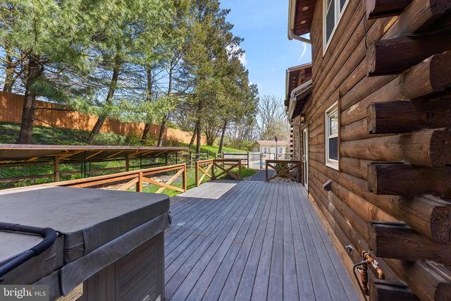 1570 WOODBERRY RD, York, PA 17408