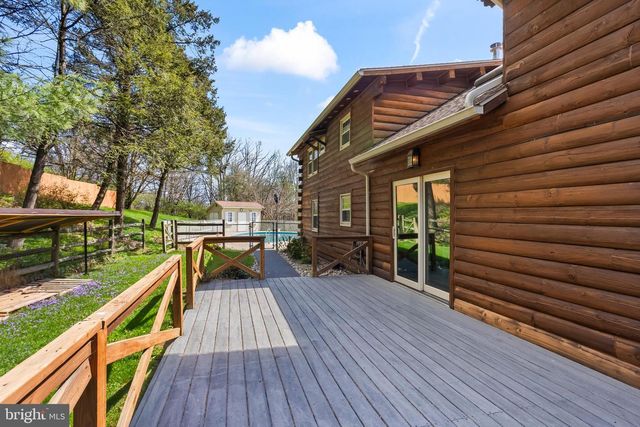 1570 WOODBERRY RD, York, PA 17408