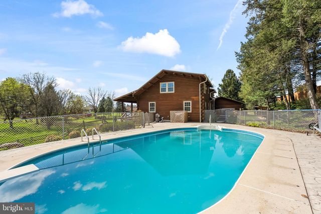 1570 WOODBERRY RD, York, PA 17408
