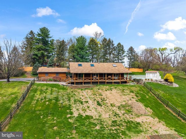 1570 WOODBERRY RD, York, PA 17408
