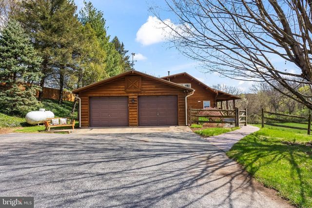 1570 WOODBERRY RD, York, PA 17408
