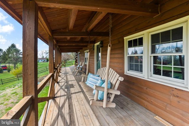 1570 WOODBERRY RD, York, PA 17408
