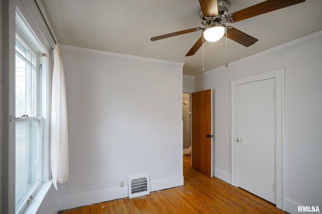 2709 N CALIFORNIA Avenue, Peoria, IL 61603