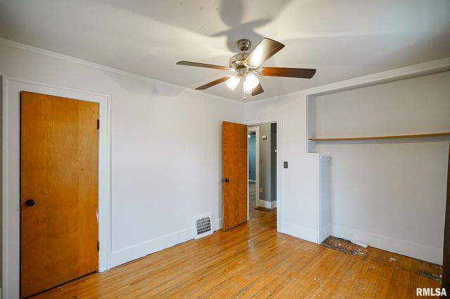 2709 N CALIFORNIA Avenue, Peoria, IL 61603