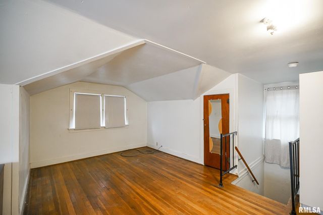 2709 N CALIFORNIA Avenue, Peoria, IL 61603