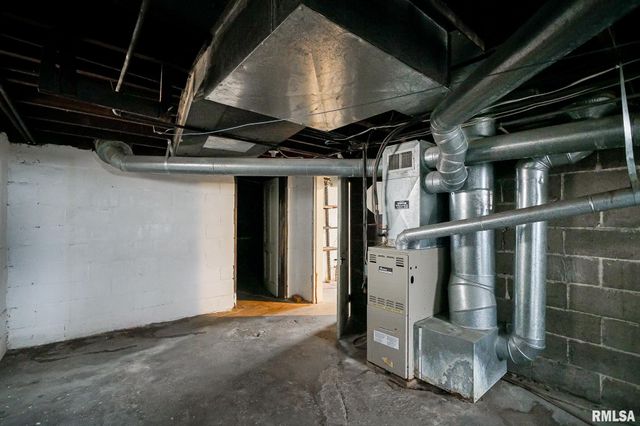 2709 N CALIFORNIA Avenue, Peoria, IL 61603