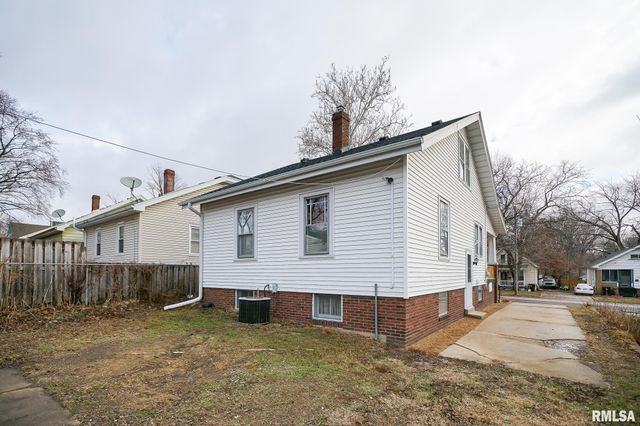 2709 N CALIFORNIA Avenue, Peoria, IL 61603