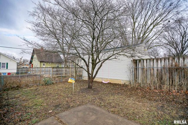 2709 N CALIFORNIA Avenue, Peoria, IL 61603