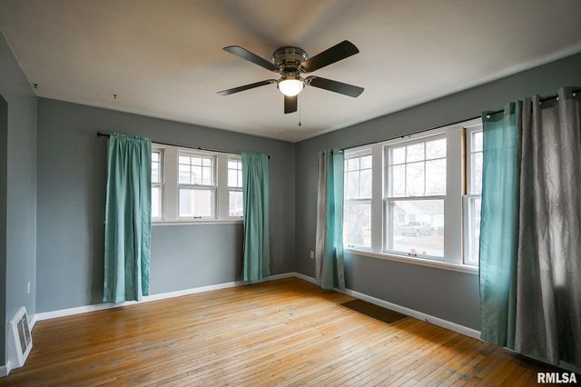 2709 N CALIFORNIA Avenue, Peoria, IL 61603