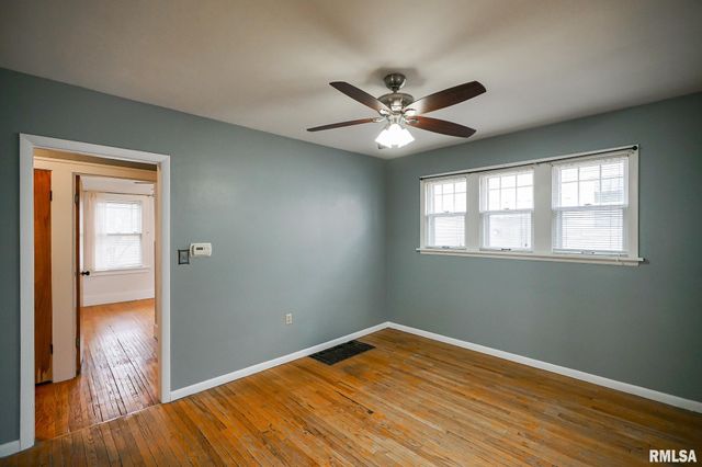 2709 N CALIFORNIA Avenue, Peoria, IL 61603