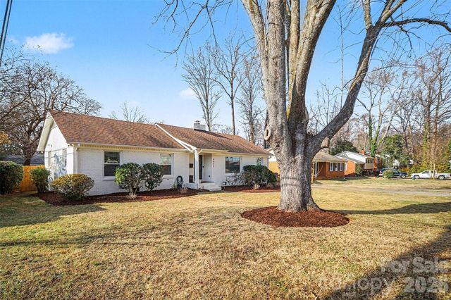 4532 Carriage Drive Circle, Charlotte, NC 28205