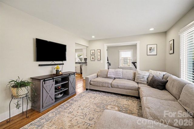 4532 Carriage Drive Circle, Charlotte, NC 28205