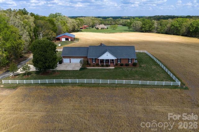 824 N Forest Hills School Road, Marshville, NC 28103