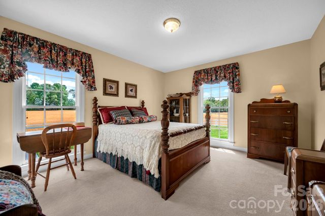 824 N Forest Hills School Road, Marshville, NC 28103