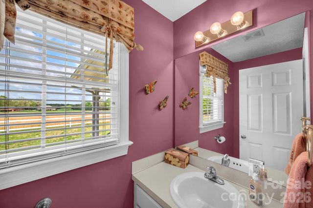 824 N Forest Hills School Road, Marshville, NC 28103