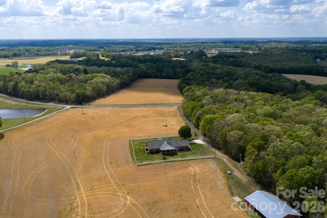 824 N Forest Hills School Road, Marshville, NC 28103