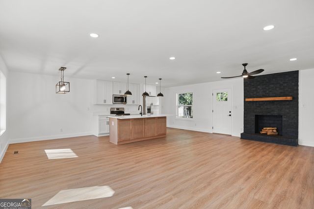 404 Taliaferro Drive, Hogansville, GA 30230