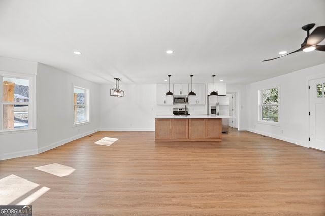 404 Taliaferro Drive, Hogansville, GA 30230