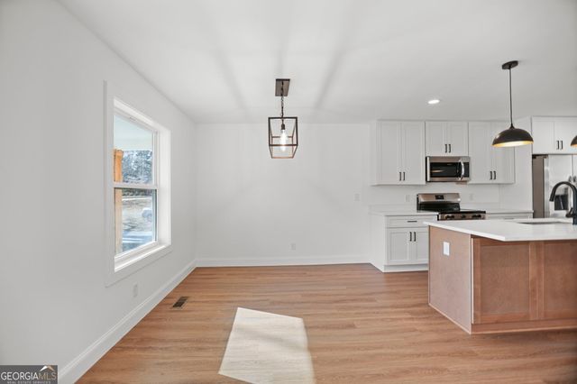 404 Taliaferro Drive, Hogansville, GA 30230