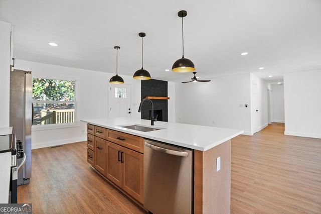 404 Taliaferro Drive, Hogansville, GA 30230