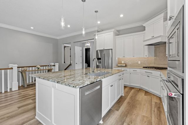 2519 Condon Court, Mendota Heights, MN 55120