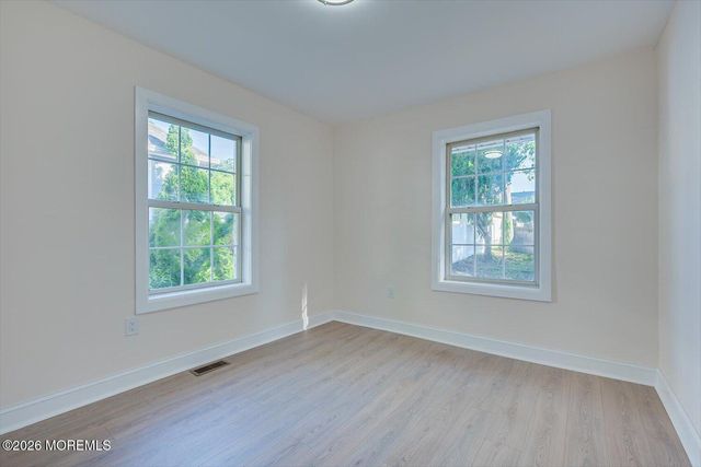 17 Washington Avenue, Leonardo, NJ 07737